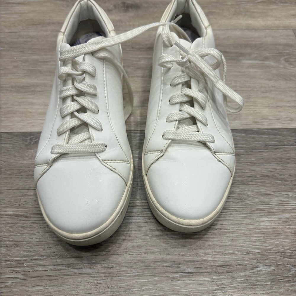 White Minimalist Leather Sneakers